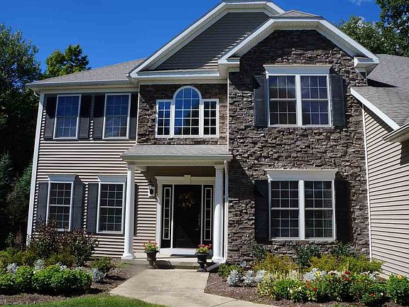 2nd image of 28 Knollwood Dr
