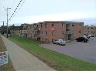 1390 7th St NW APT 11, New Brighton, MN 55112