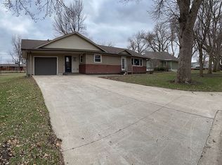 107 6th St, Ireton, IA 51027