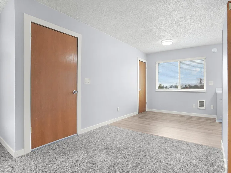 196 Molalla Ave #196 — Photo 9