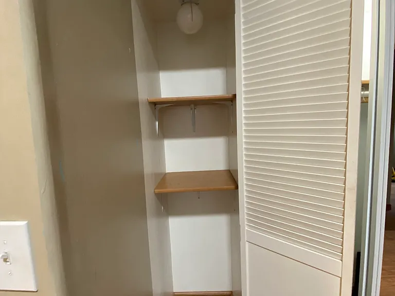 1807 S May St #2B — Photo 15