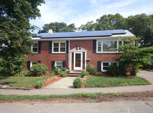 10 Blueview Cir, West Roxbury, MA 02132