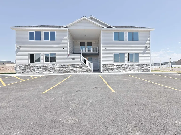G5880RO — Photo 1