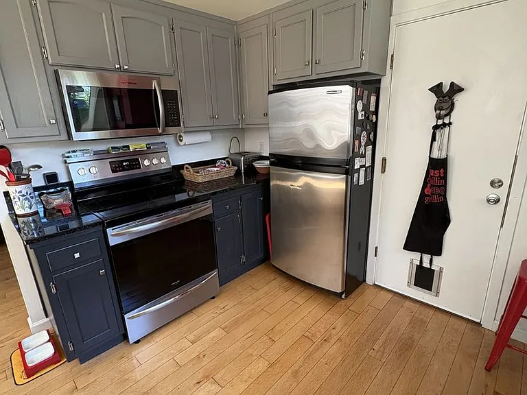 689 Cherry Ln — Photo 11