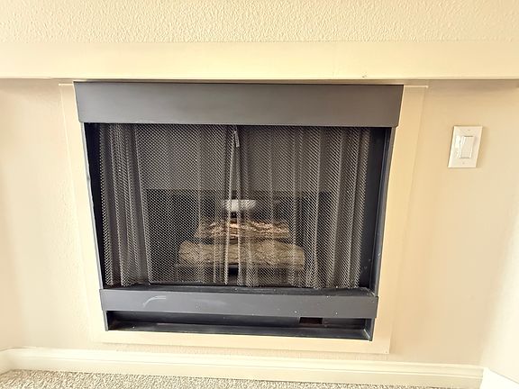 2nd image of 5550 Owensmouth Ave APT 214