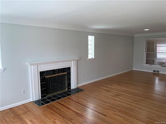 1st image of 22000 Edmunton St