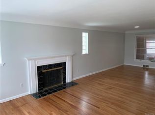 22000 Edmunton St, Saint Clair Shores, MI 48080