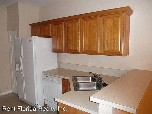 4th image of 915 Pipers Cay Dr