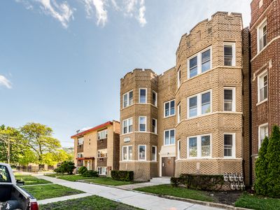 8935 S Dauphin Ave Apartments - 8935-39 S Dauphin Ave, Chicago, IL 60619