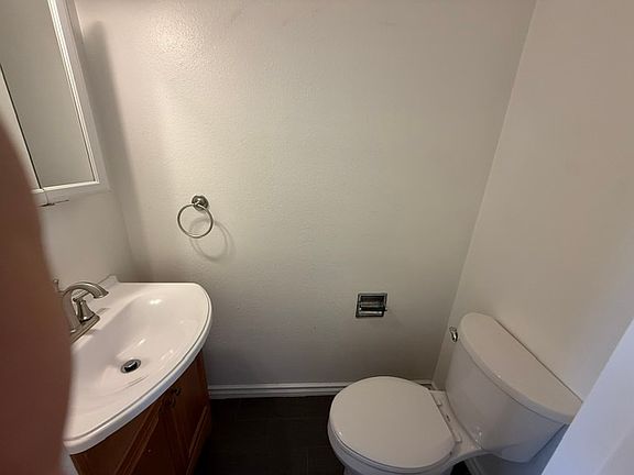 4th image of 1438 Hover St Unit 3
