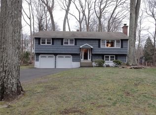 100 Stemway Rd, Trumbull, CT 06611