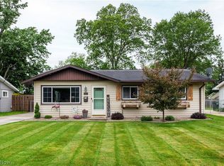 463 Walnut Dr, Berea, OH 44017