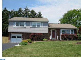 66 Rockland Rd, Ewing, NJ 08638