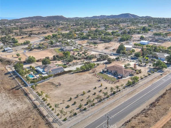 17016 Birds Eye Dr, Perris, CA 92570