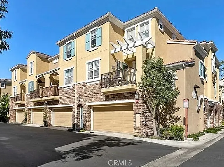 308 Terra Bella — Photo 2