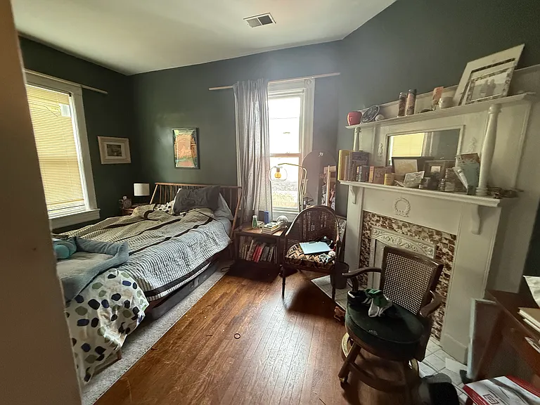 604 Boulevard SE #C — Photo 8