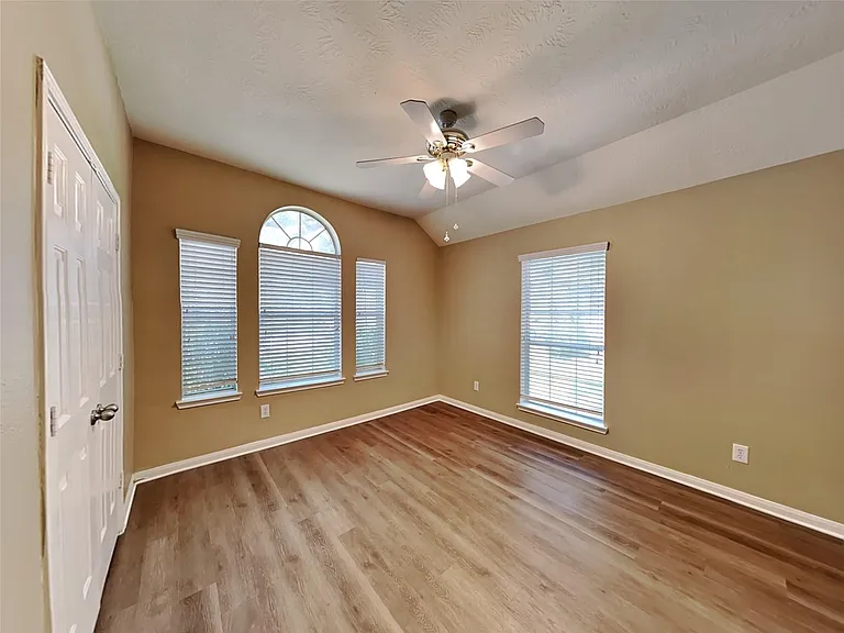 3523 Pine Valley Dr — Photo 16