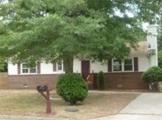 304 Wells Rd, Newport News, VA 23602