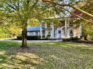 106 Caldwell Dr, Oak Ridge, TN 37830