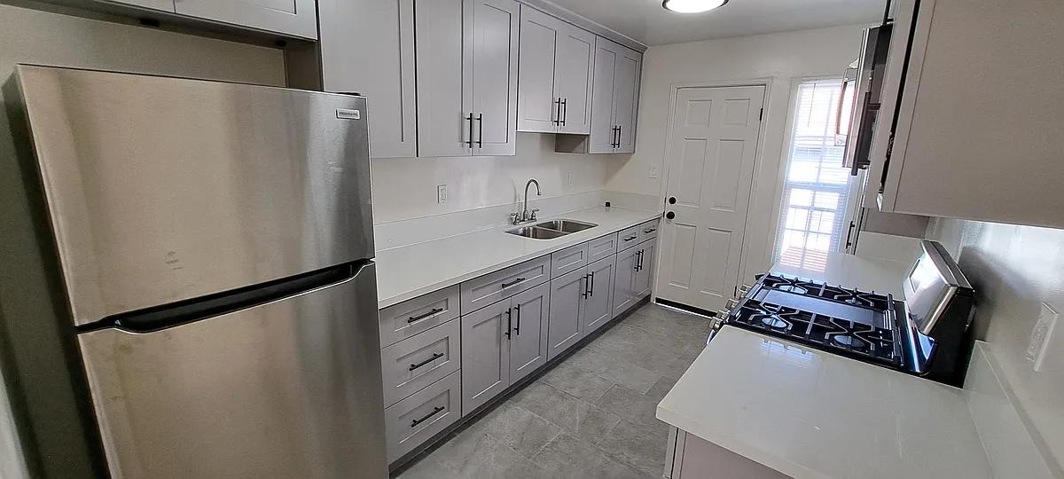 Building Photo - 4167 Somerset Dr #6