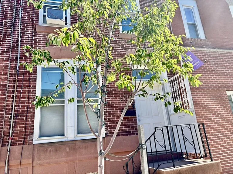 2503 Carpenter St — Photo 23