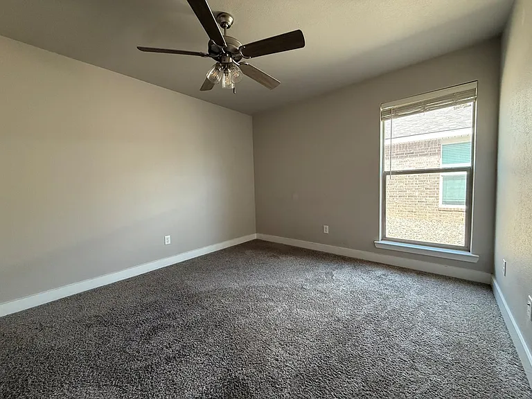 2409 Husk St — Photo 8