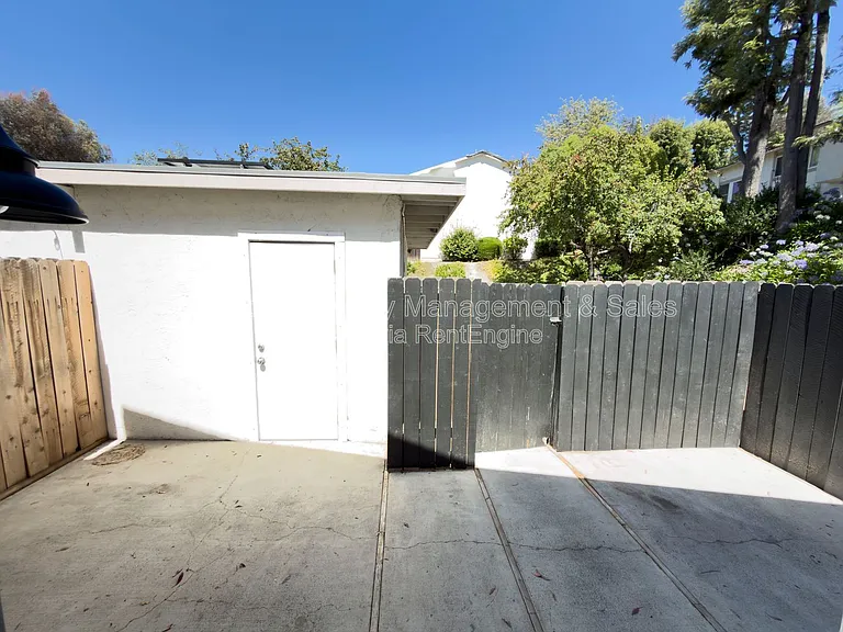 3623 Harbor Crest Way — Photo 19