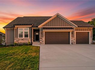 11808 E 231st St, Peculiar, MO 64078