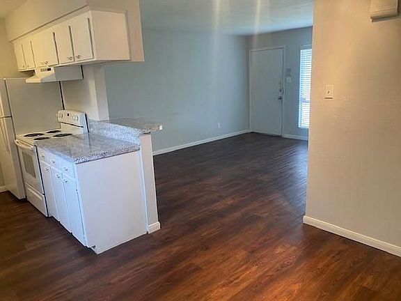 2nd image of 918 Heights Blvd #17