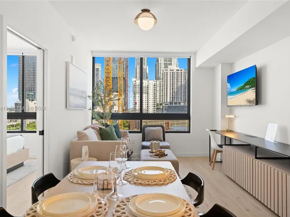 225 N Miami Ave #1003, Miami, FL 33128