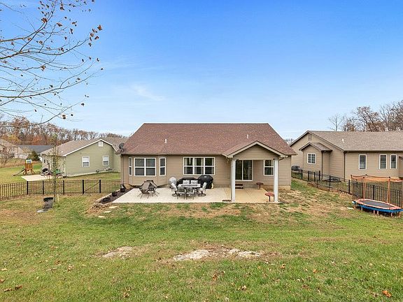 5th image of 204 Chadwyck Cir