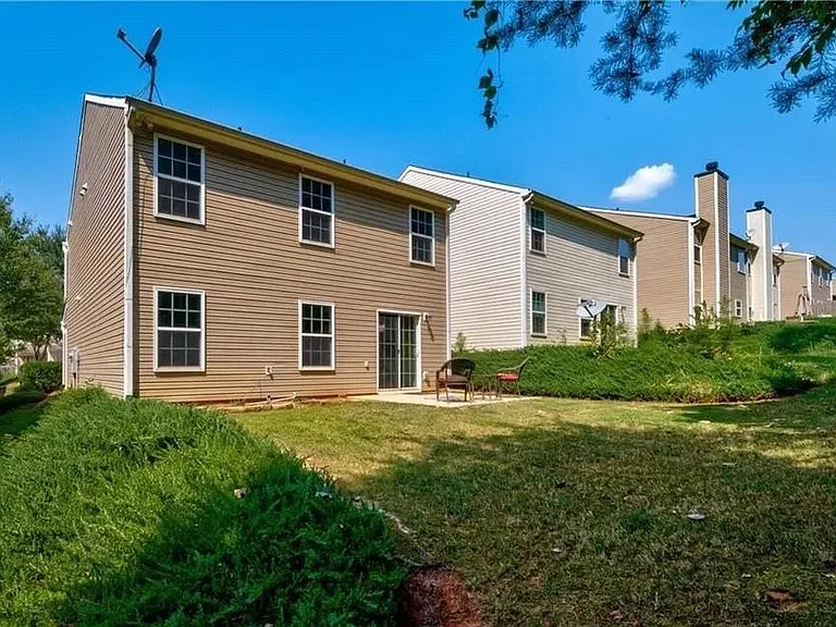 2820 Mayfair Dr — Photo 21