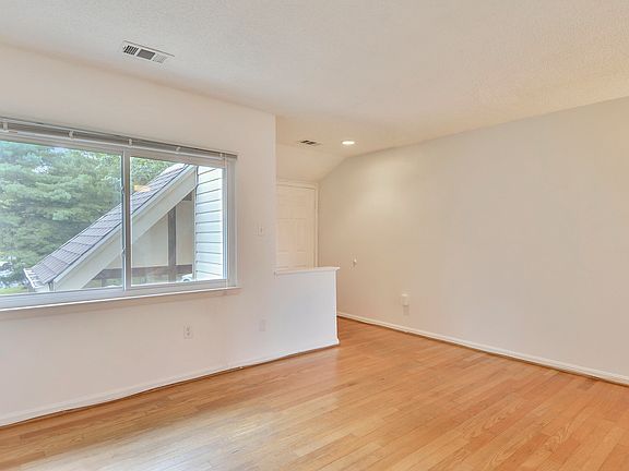 4th image of 18282 Windsor Hill Dr #407
