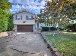 14 Brierwood Dr, Decatur, IL 62521