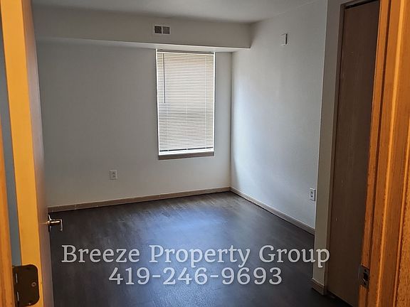 4th image of 6 Southard Ave #10-406