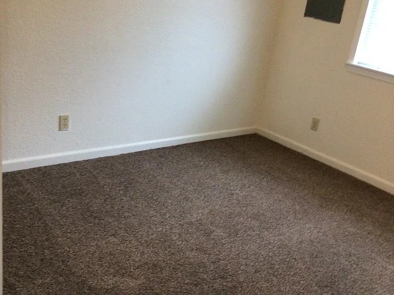 722 W Broomfield St #G02 — Photo 13