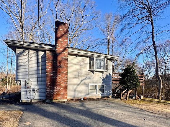 4th image of 21 Park Dr