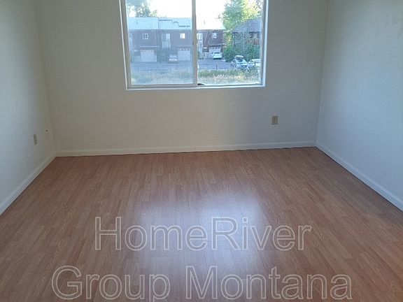 2nd image of 220 Grant St #4