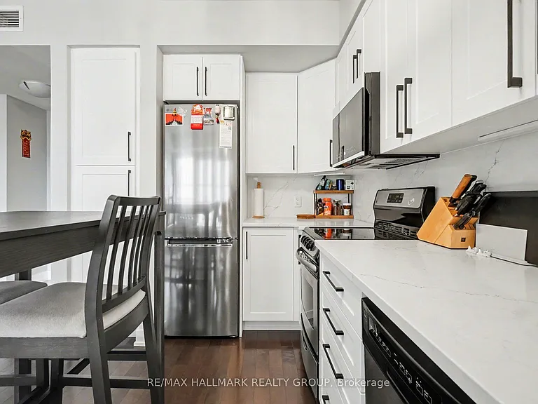 40 Nepean St #1502 — Photo 8
