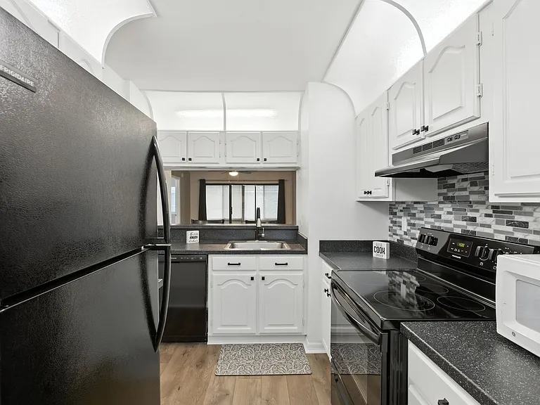 1735 Harrison St #231 — Photo 5