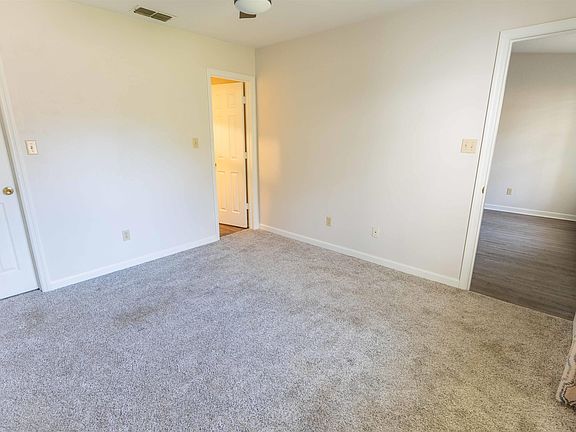 4th image of 2926 Richview Park Cir N
