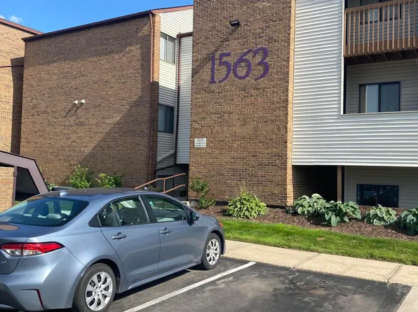 1563 W Pond Dr #34, Okemos, MI 48864