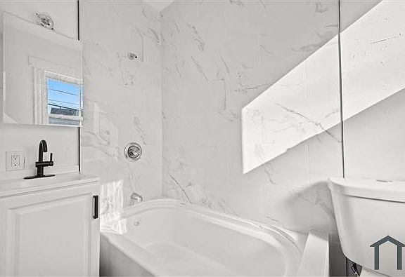 5th image of 2336 Barnum Avenue Cut Off Floor 2