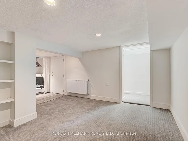 584 Logan Ave — Photo 20