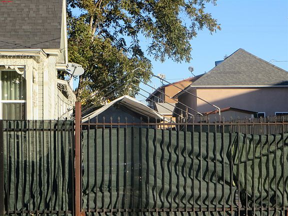 4th image of 1003 E 43rd Pl