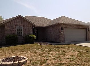 1282 S Canton Ave, Springfield, MO 65802