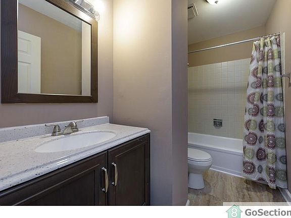 3rd image of 4724 S Vincennes Ave APT 115