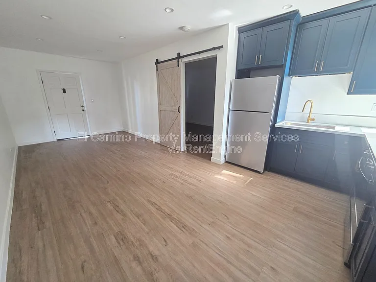 425 E Wellington Ave #1108 — Photo 1