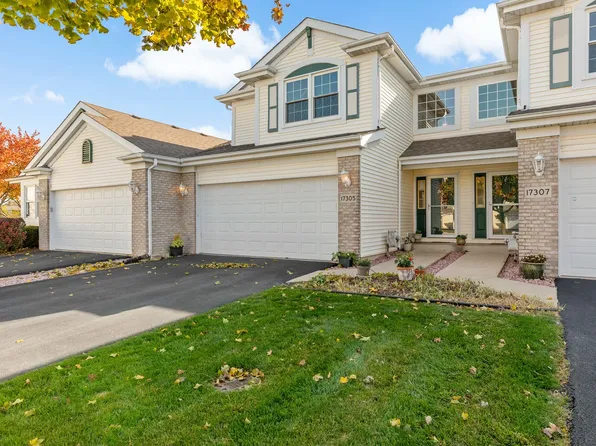 17305 Arrowhead Dr, Lockport, IL 60441