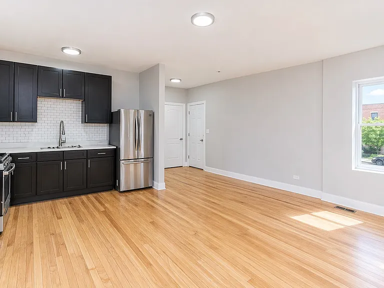 7944 S Ellis Ave #1 — Photo 5
